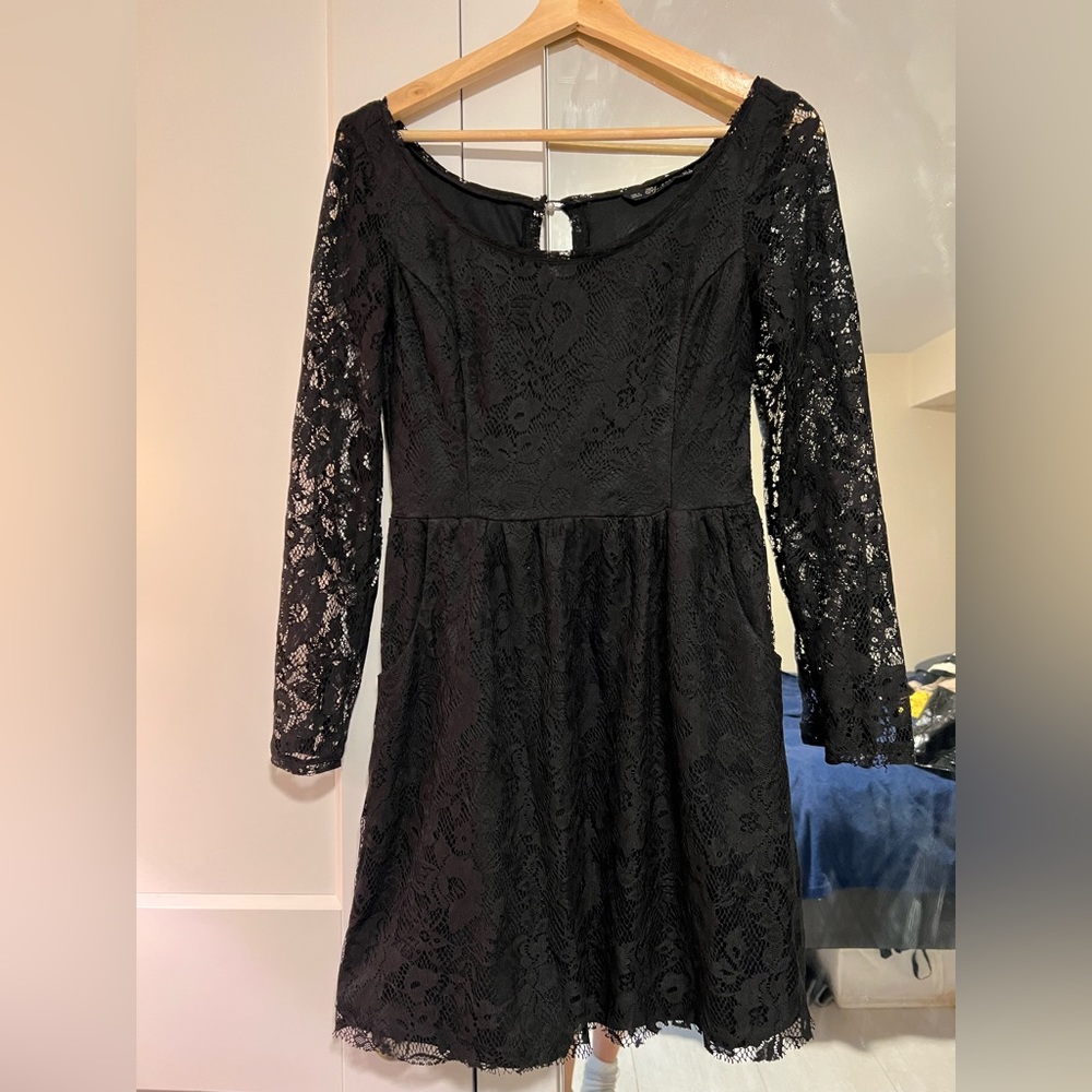 Black lace dress